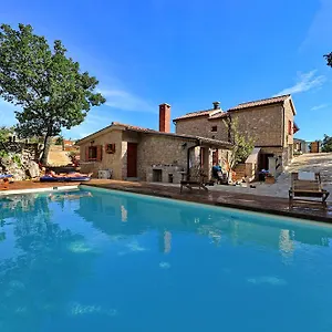 Stone House Magarac Apartment